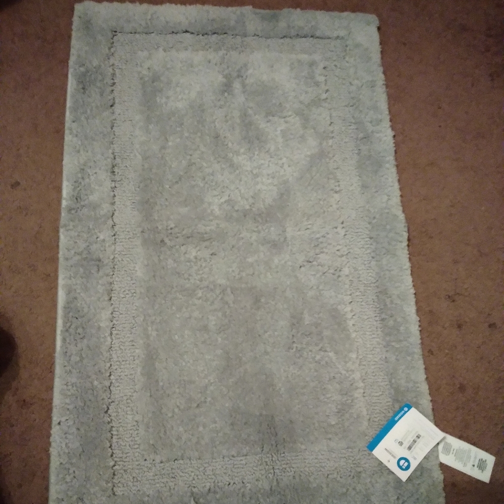 Gray bayh rug